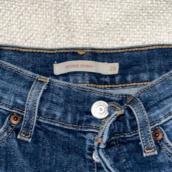 Levi’s dark wash wedgie fit high waisted jeans | Sz 26 - Picture 4 of 5